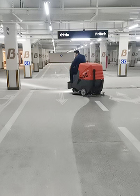 手推式洗地机